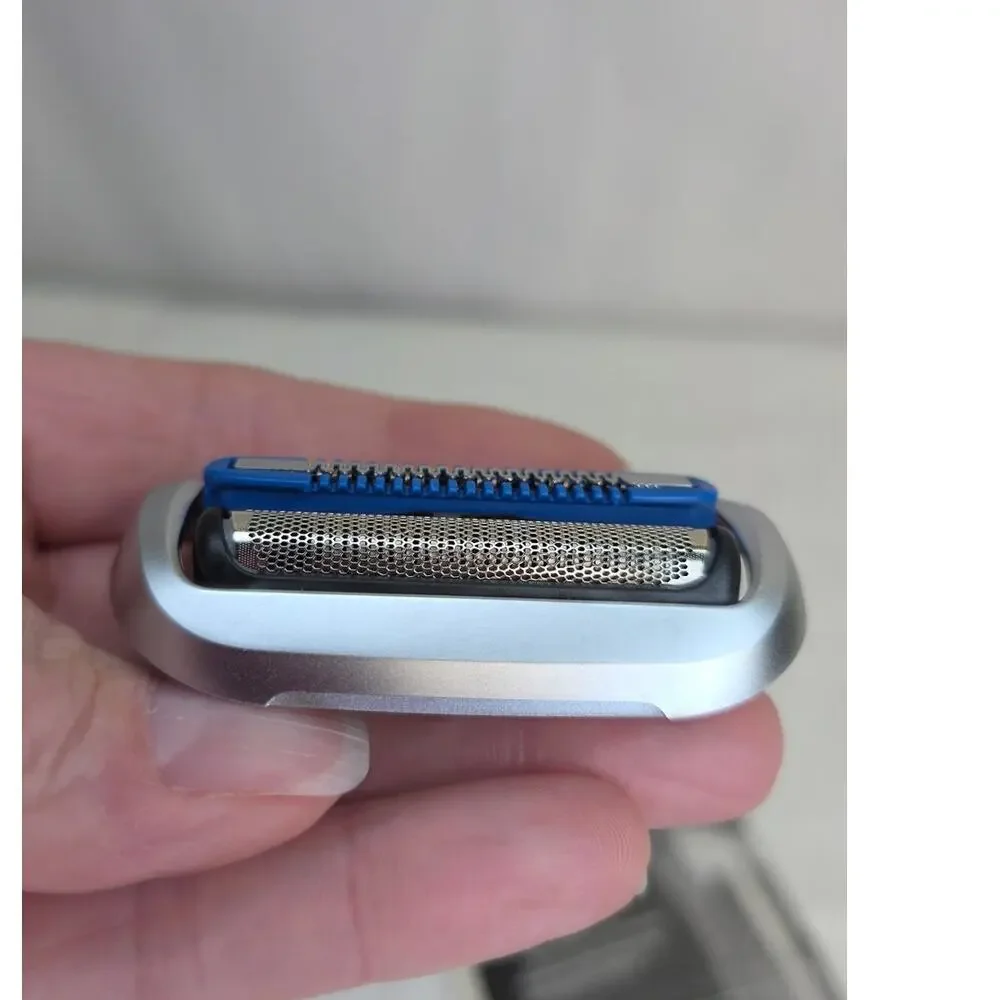 Braun Series 7 74S Electric Shaver Replacement Head Damage package